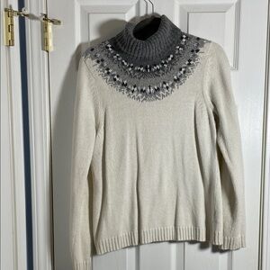 Evan Picone Cream and Gray Patterned Turtleneck Sweater